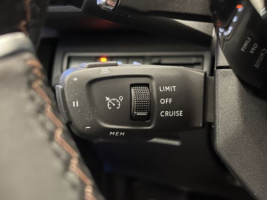 Peugeot 5008 Peugeot Automaat 1.2 PureTech GT AUTOMAAT | 7 Persoons | BLACK PACK | 19'' LMV | Navigatie | Clim... ActivLease financial lease
