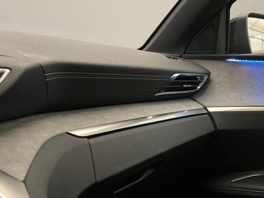 Peugeot 5008 Peugeot Automaat 1.2 PureTech GT AUTOMAAT | 7 Persoons | BLACK PACK | 19'' LMV | Navigatie | Clim... ActivLease financial lease