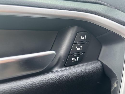 Toyota RAV4 2.5 Hybrid AWD Executive | All in prijs | Full Options | Leder bekleding | Apple / Android ActivLease financial lease