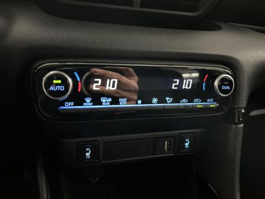 Toyota Yaris 1.5 Hybrid Executive ActivLease financial lease