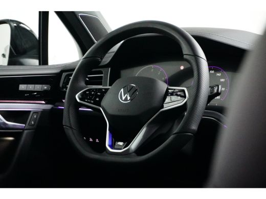 Volkswagen Touareg 3.0 TSi 462 pk eHybrid 4MOTION R | Trekhaak elektrisch uitklapbaar | Rondomzicht camera | Luchtve... ActivLease financial lease