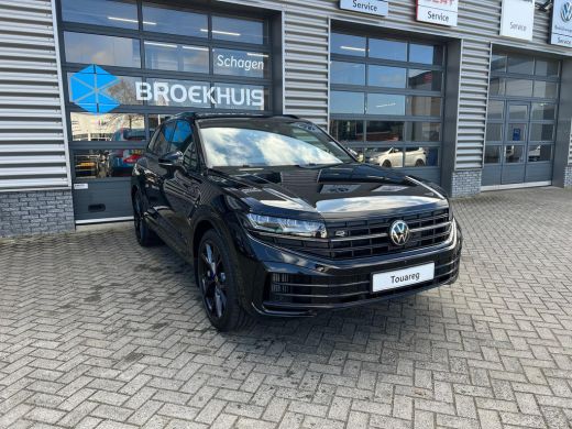 Volkswagen Touareg 3.0 TSi 462 pk eHybrid 4MOTION R | Trekhaak elektrisch uitklapbaar | Rondomzicht camera | Luchtve... ActivLease financial lease