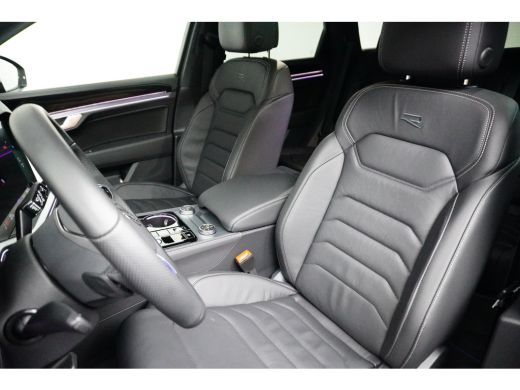 Volkswagen Touareg 3.0 TSi 462 pk eHybrid 4MOTION R | Trekhaak elektrisch uitklapbaar | Rondomzicht camera | Luchtve... ActivLease financial lease