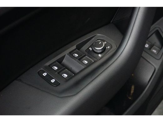 Volkswagen Touareg 3.0 TSi 462 pk eHybrid 4MOTION R | Trekhaak elektrisch uitklapbaar | Rondomzicht camera | Luchtve... ActivLease financial lease