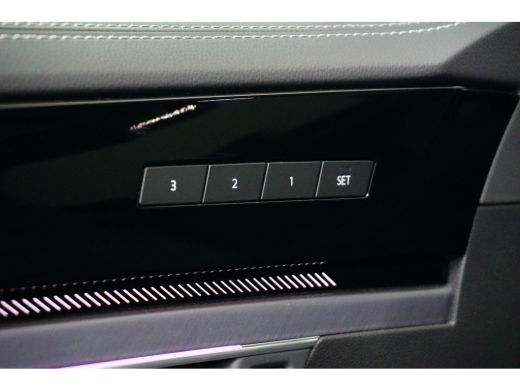 Volkswagen Touareg 3.0 TSi 462 pk eHybrid 4MOTION R | Trekhaak elektrisch uitklapbaar | Rondomzicht camera | Luchtve... ActivLease financial lease
