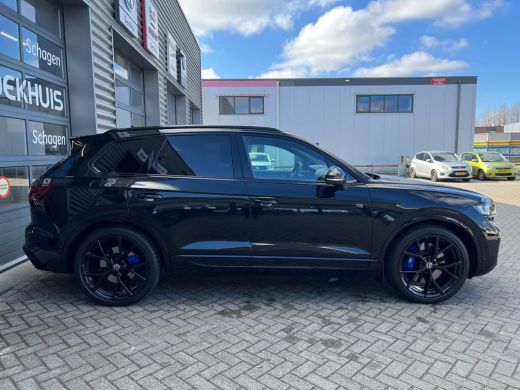 Volkswagen Touareg 3.0 TSi 462 pk eHybrid 4MOTION R | Trekhaak elektrisch uitklapbaar | Rondomzicht camera | Luchtve... ActivLease financial lease