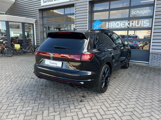 Volkswagen Touareg 3.0 TSi 462 pk eHybrid 4MOTION R | Trekhaak elektrisch uitklapbaar | Rondomzicht camera | Luchtve... ActivLease financial lease