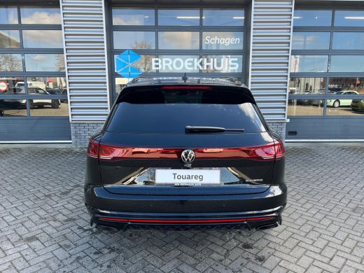 Volkswagen Touareg 3.0 TSi 462 pk eHybrid 4MOTION R | Trekhaak elektrisch uitklapbaar | Rondomzicht camera | Luchtve... ActivLease financial lease
