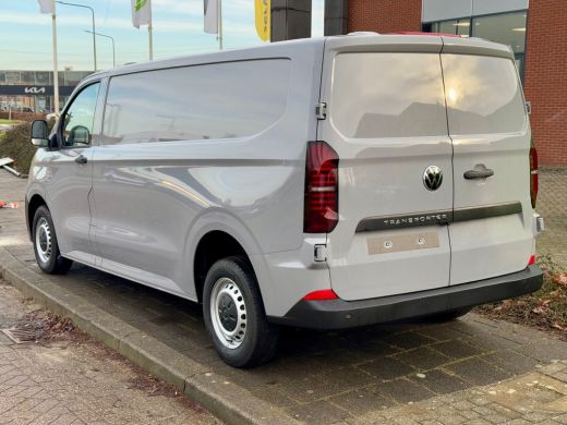Volkswagen Transporter 2.0 TDI L2H1 30 Life | Bijrijdersbank | Climate Control | Achteruitrijcamera ActivLease financial lease