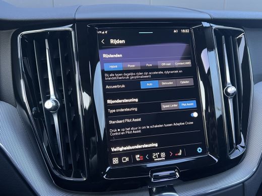 Volvo  XC60 Volvo Recharge T6 AWD Plus Dark | Achteruitrijcamera | Apple Carplay/Android Auto | Apple Carplay... ActivLease financial lease
