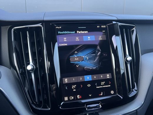 Volvo  XC60 Volvo Recharge T6 AWD Plus Dark | Achteruitrijcamera | Apple Carplay/Android Auto | Apple Carplay... ActivLease financial lease