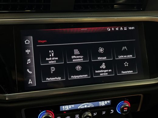 Audi Q3 Sportback 35 TFSI 150pk Business Edition / Lederen bekleding / MMI navigatie plus / Parkeersensoren achter ActivLease financial lease