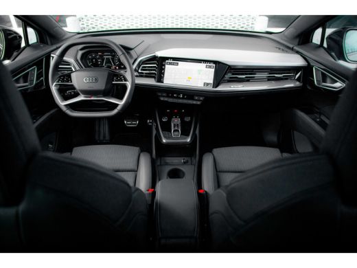Audi Q4 e-tron Audi S edition | 3-zone airconditioning | Achterklep, automatisch bedienbaar | Achteruitrijcamera ActivLease financial lease