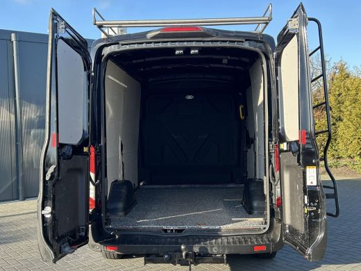 Ford Transit 2.0 TDCI EURO 6 / L2H2 / TREND / 1e EIG. / IMPERIAAL / 2.45 TONS TREKHAAK / AIRCO / CRUISE / 3-ZITS ActivLease financial lease