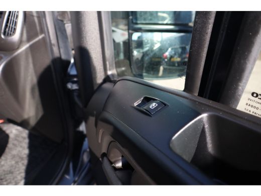 Iveco Daily 35S14V 2.3 352 H3 L-2 Navigatie, L2 H3, Trekhaak, Airco ActivLease financial lease