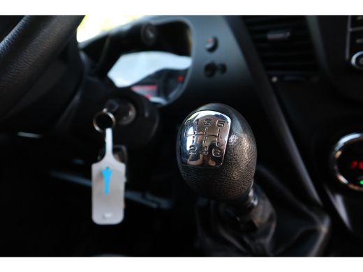 Iveco Daily 35S14V 2.3 352 H3 L-2 Navigatie, L2 H3, Trekhaak, Airco ActivLease financial lease