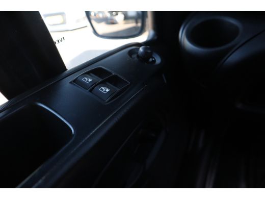 Iveco Daily 35S14V 2.3 352 H3 L-2 Navigatie, L2 H3, Trekhaak, Airco ActivLease financial lease