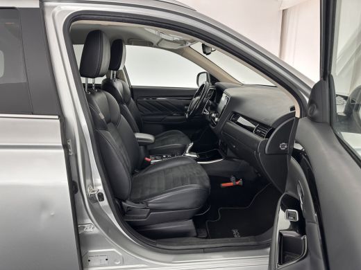 Mitsubishi Outlander 2.4 PHEV Intense AWD (INCL-BTW) *FULL-LED | LEATHER-MICROFIBRE | COMFORT-SEATS | CARPLAY | CAMERA... ActivLease financial lease