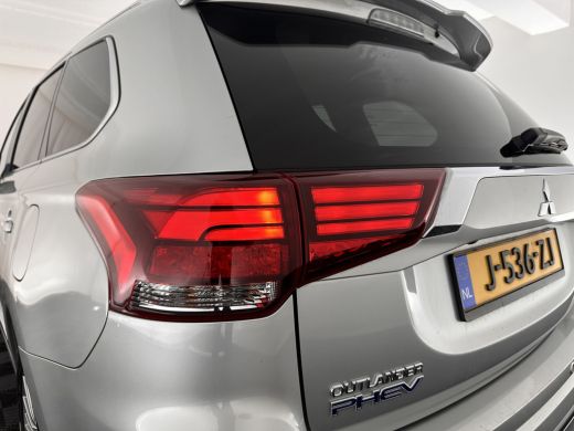 Mitsubishi Outlander 2.4 PHEV Intense AWD (INCL-BTW) *FULL-LED | LEATHER-MICROFIBRE | COMFORT-SEATS | CARPLAY | CAMERA... ActivLease financial lease