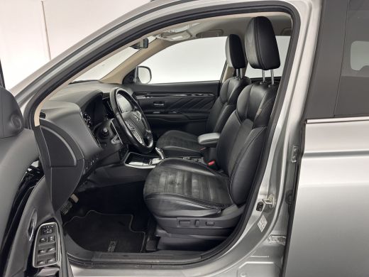 Mitsubishi Outlander 2.4 PHEV Intense AWD (INCL-BTW) *FULL-LED | LEATHER-MICROFIBRE | COMFORT-SEATS | CARPLAY | CAMERA... ActivLease financial lease