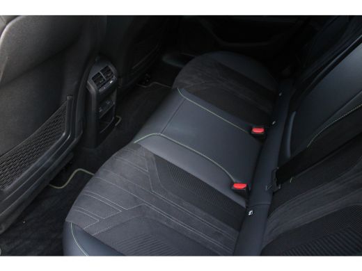 Peugeot 308 SW 1.2 PureTech GT | Achterbank in 3 delen neerklapbaar met skiluik | Achteropkomend verkeer waar... ActivLease financial lease