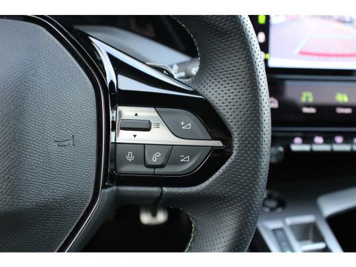 Peugeot 308 SW 1.2 PureTech GT | Achterbank in 3 delen neerklapbaar met skiluik | Achteropkomend verkeer waar... ActivLease financial lease