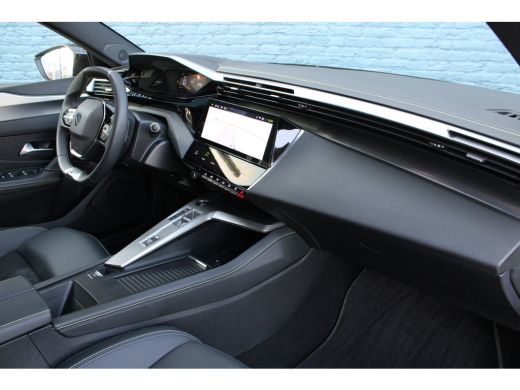 Peugeot 308 SW 1.2 PureTech GT | Achterbank in 3 delen neerklapbaar met skiluik | Achteropkomend verkeer waar... ActivLease financial lease
