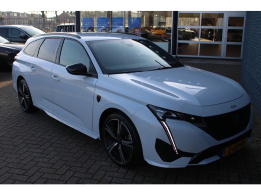 Peugeot 308 SW 1.2 PureTech GT | Achterbank in 3 delen neerklapbaar met skiluik | Achteropkomend verkeer waar... ActivLease financial lease