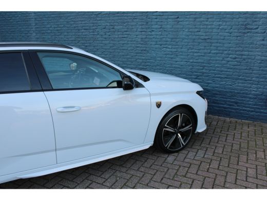 Peugeot 308 SW 1.2 PureTech GT | Achterbank in 3 delen neerklapbaar met skiluik | Achteropkomend verkeer waar... ActivLease financial lease
