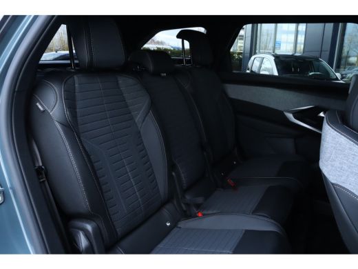 Peugeot 5008 Peugeot Allure 136-PK e-DSC6 | Panoramic navigation Pack | 360 vision & Drive Assist Pack ActivLease financial lease