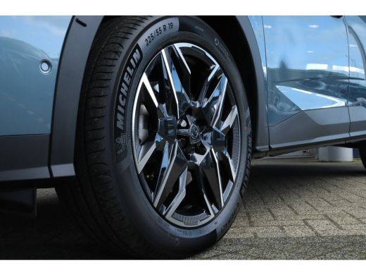 Peugeot 5008 Peugeot Allure 136-PK e-DSC6 | Panoramic navigation Pack | 360 vision & Drive Assist Pack ActivLease financial lease