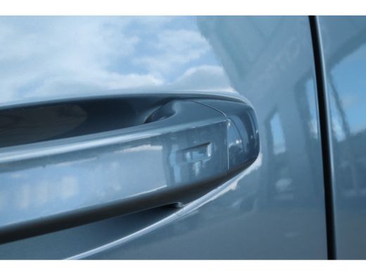 Peugeot 5008 Peugeot Allure 136-PK e-DSC6 | Panoramic navigation Pack | 360 vision & Drive Assist Pack ActivLease financial lease