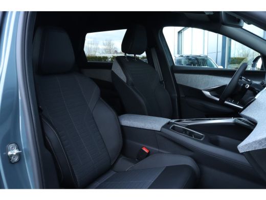 Peugeot 5008 Peugeot Allure 136-PK e-DSC6 | Panoramic navigation Pack | 360 vision & Drive Assist Pack ActivLease financial lease