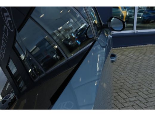 Peugeot 5008 Peugeot Allure 136-PK e-DSC6 | Panoramic navigation Pack | 360 vision & Drive Assist Pack ActivLease financial lease