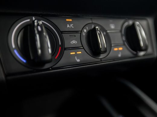 Skoda Scala 1.0 TSI Active Sport (APPLE CARPLAY, AIRCO, STOELVERWARMING, ELEK PAKKET, ARMSTEUN, SPORTSTOELEN,... ActivLease financial lease