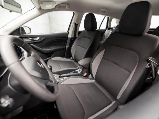 Skoda Scala 1.0 TSI Active Sport (APPLE CARPLAY, AIRCO, STOELVERWARMING, ELEK PAKKET, ARMSTEUN, SPORTSTOELEN,... ActivLease financial lease