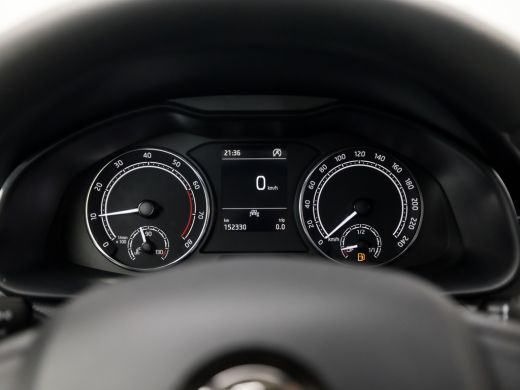 Skoda Scala 1.0 TSI Active Sport (APPLE CARPLAY, AIRCO, STOELVERWARMING, ELEK PAKKET, ARMSTEUN, SPORTSTOELEN,... ActivLease financial lease