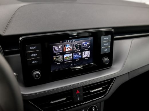 Skoda Scala 1.0 TSI Active Sport (APPLE CARPLAY, AIRCO, STOELVERWARMING, ELEK PAKKET, ARMSTEUN, SPORTSTOELEN,... ActivLease financial lease