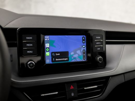 Skoda Scala 1.0 TSI Active Sport (APPLE CARPLAY, AIRCO, STOELVERWARMING, ELEK PAKKET, ARMSTEUN, SPORTSTOELEN,... ActivLease financial lease