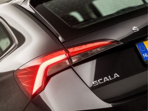 Skoda Scala 1.0 TSI Active Sport (APPLE CARPLAY, AIRCO, STOELVERWARMING, ELEK PAKKET, ARMSTEUN, SPORTSTOELEN,... ActivLease financial lease