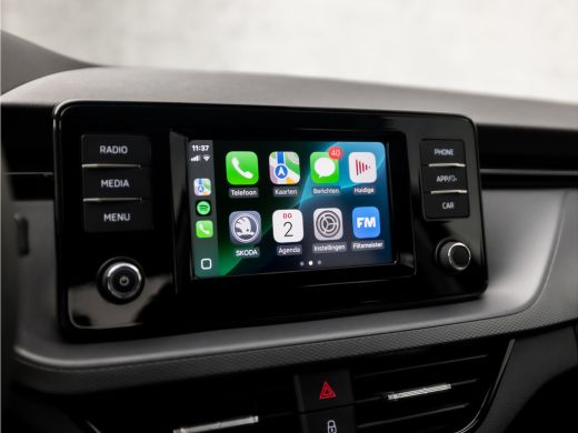 Skoda Scala 1.0 TSI Active Sport (APPLE CARPLAY, AIRCO, STOELVERWARMING, ELEK PAKKET, ARMSTEUN, SPORTSTOELEN,... ActivLease financial lease