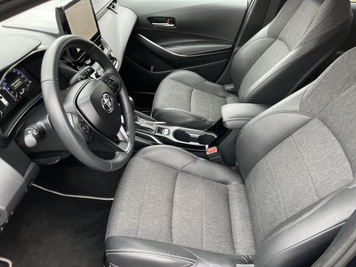 Toyota Corolla Touring Sports 1.8 Hybrid First Edition | Navigatie | Carplay | Stoelverwarming | Elektrische achterklep | ActivLease financial lease