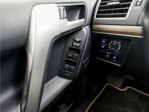Toyota Land Cruiser 2.8 D-4D-F Executive Full Options Automaat (SCHUIFDAK, 1e EIGENAAR, DEALER ONDERHOUDEN, STANDKACH... ActivLease financial lease