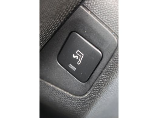 Peugeot 3008 Peugeot 1.6 225PK GT Black Pack HYbrid | Adaptieve C. | 360 Cam | Massage | Focal Audio | LMV 19"... ActivLease financial lease
