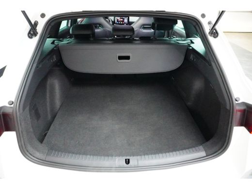 Seat Leon Sportstourer 1.4 e-Hybrid 204PK DSG-6 Black Edition | 19 INCH | FULL LED ActivLease financial lease
