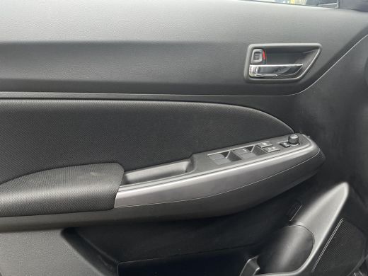 Suzuki Swift 1.2 Style Smart Hybrid Climate Control | Adaptieve Cruise Control | Stoelverwarming | Navigatiesy... ActivLease financial lease