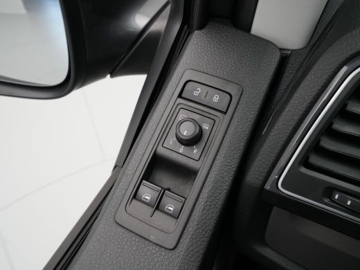 Volkswagen Transporter 2.0 TDI 204pk DSG L1H1 Highline Navigatie Led Pdc Trekhaak ActivLease financial lease