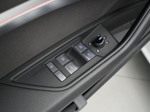 Audi e-tron Sportback 50 quattro Business edition 71 kWh Navigatie Camera Stoelverwarming Audi Sound 92 ActivLease financial lease