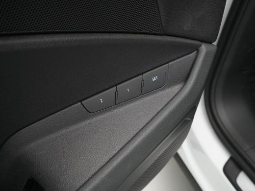 Audi e-tron Sportback 50 quattro Business edition 71 kWh Navigatie Camera Stoelverwarming Audi Sound 92 ActivLease financial lease