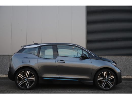 BMW i3 Executive 120Ah 42 kWh Harman Kardon/ Carplay/ W.pomp/3-Fase ActivLease financial lease